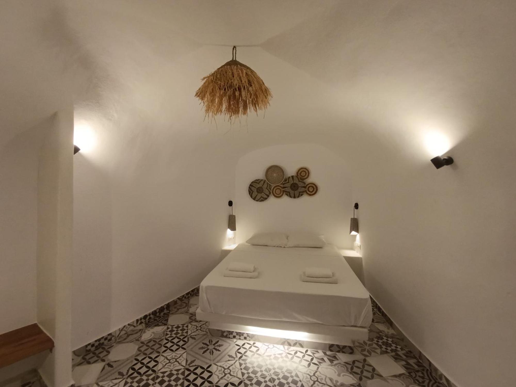 Cycladic Center Cave Rooms Fira  Exterior photo
