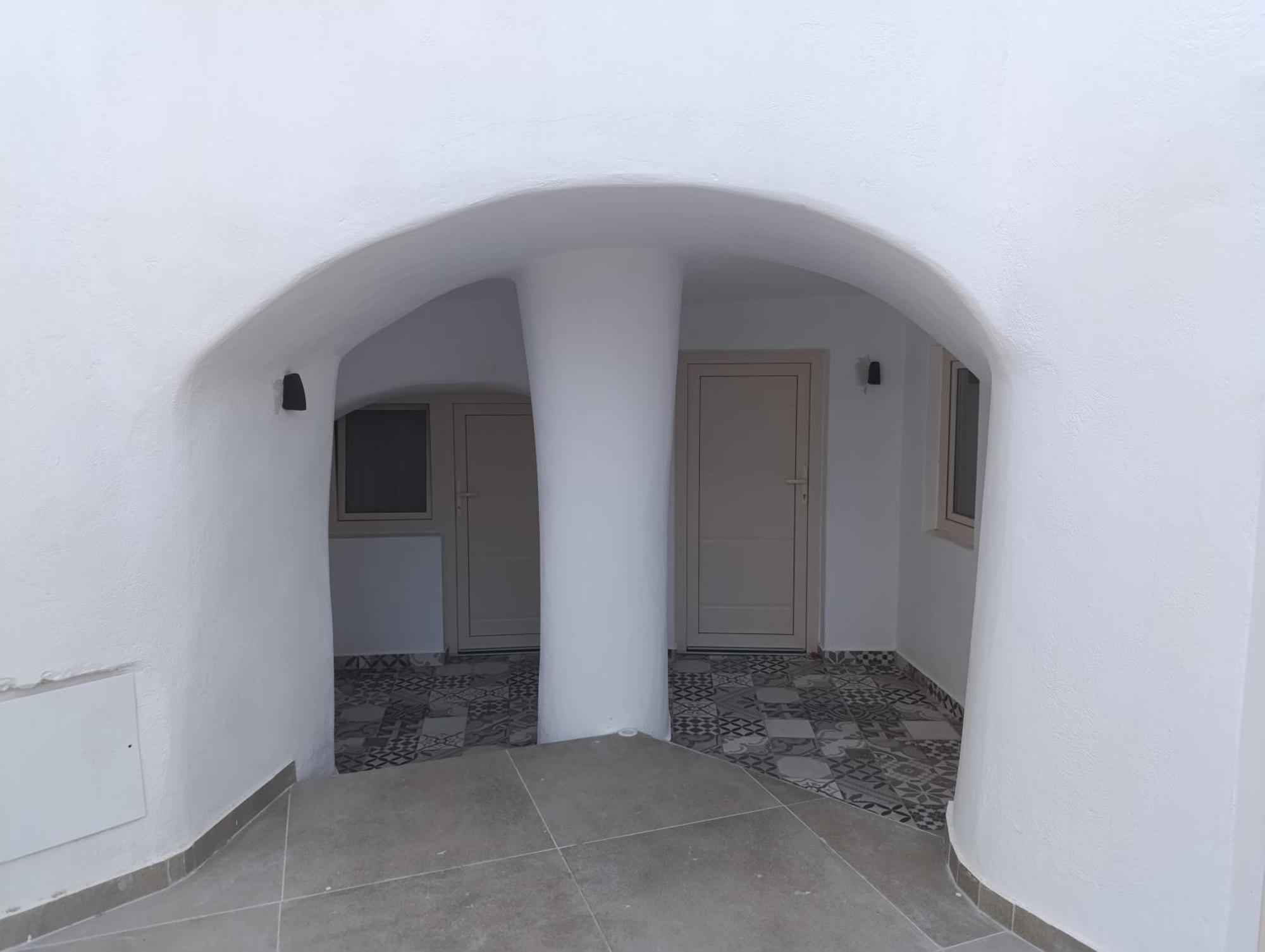 Cycladic Center Cave Rooms Fira  Exterior photo