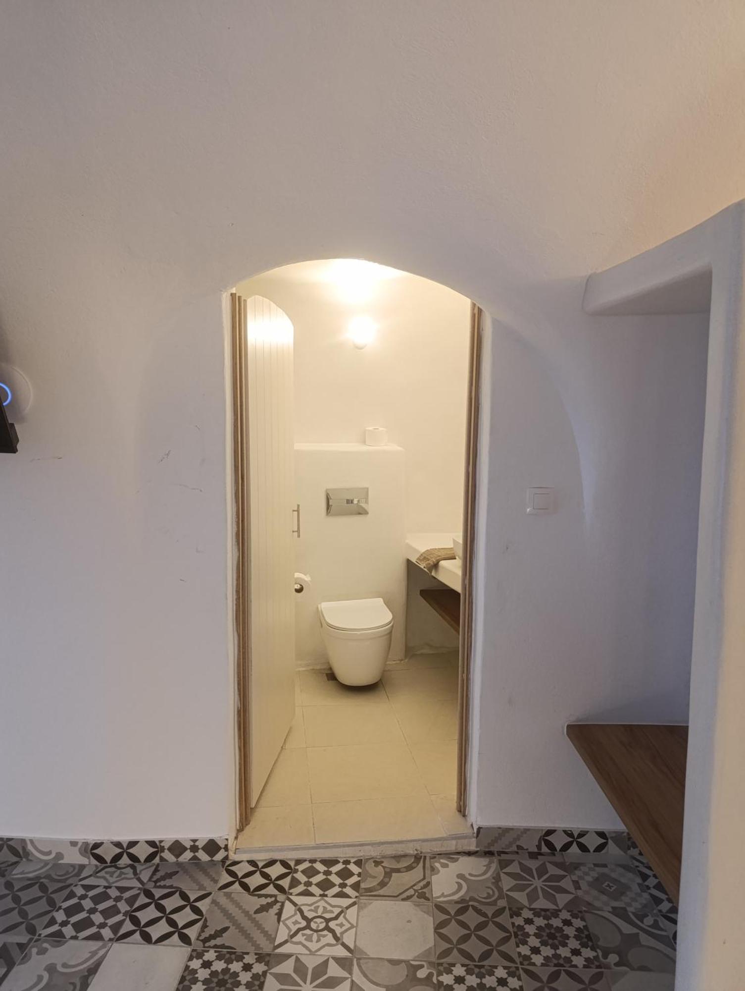 Cycladic Center Cave Rooms Fira  Exterior photo